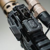 Magpul M-Lok Thumb Shelf